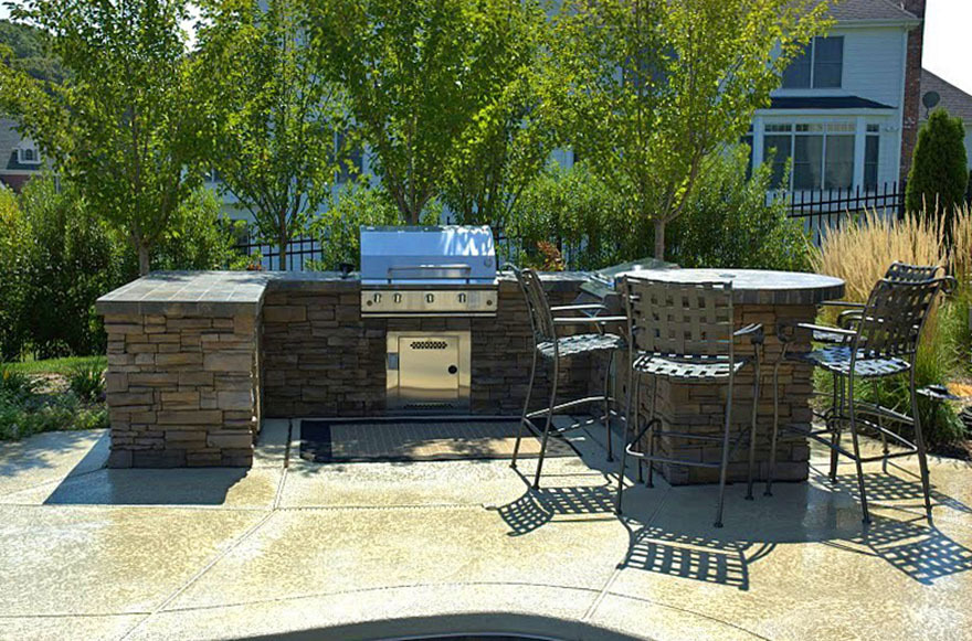 Baker Pool Construction of St. Louis | Custom Outdoor Kitchens & BBQs